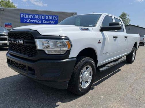 2022 RAM 3500 Tradesman Crew Cab 4x4 8' Box