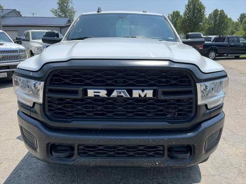 2022 RAM 3500 Tradesman Crew Cab 4x4 8' Box