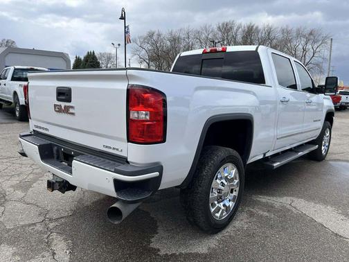 WHITE 2018 GMC Sierra 2500 Denali