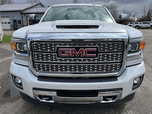 WHITE 2018 GMC Sierra 2500 Denali