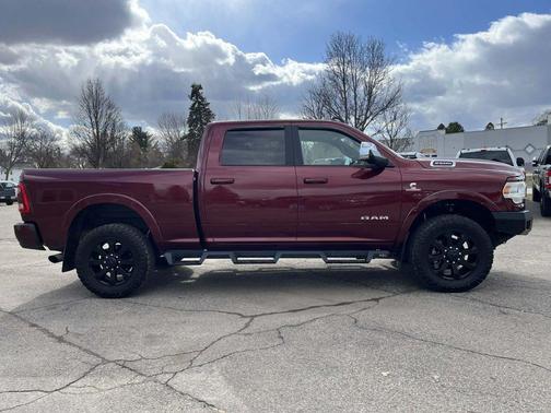 2019 RAM 2500 Laramie Crew Cab 4x4 6'4' Box