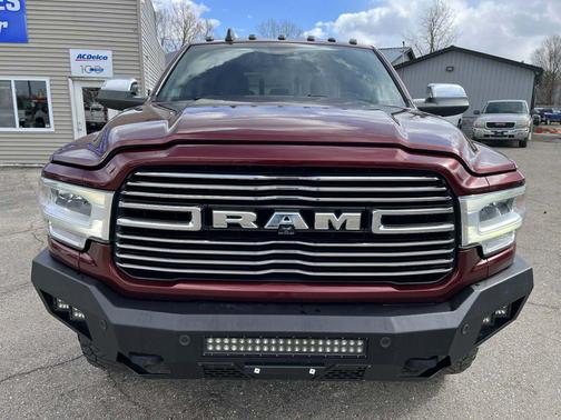 2019 RAM 2500 Laramie Crew Cab 4x4 6'4' Box