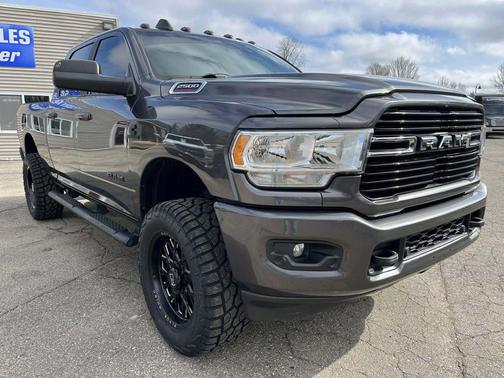 2021 RAM 2500 Big Horn Crew Cab 4x4 6'4' Box