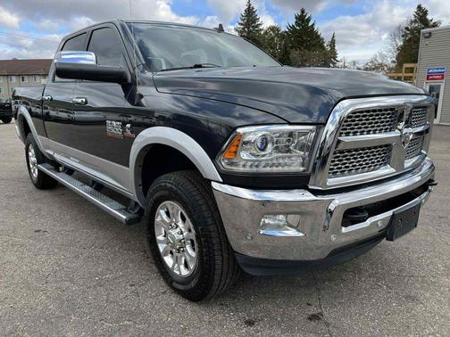 2018 RAM 2500 Laramie Crew Cab 4x4 6'4' Box