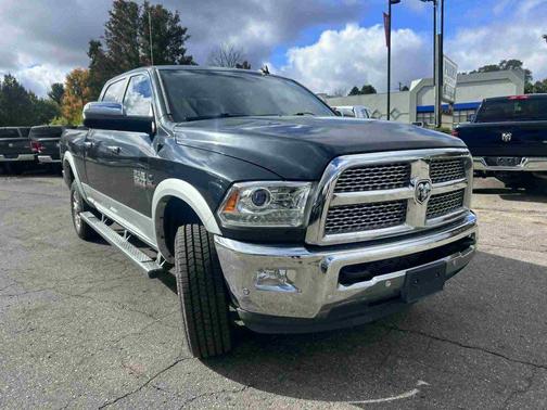 2018 RAM 2500 Laramie Crew Cab 4x4 6'4' Box