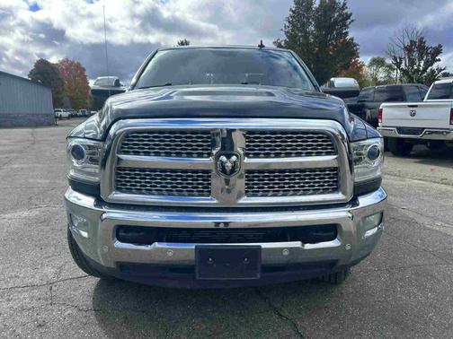 2018 RAM 2500 Laramie Crew Cab 4x4 6'4' Box