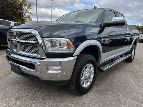 2018 RAM 2500 Laramie Crew Cab 4x4 6'4' Box