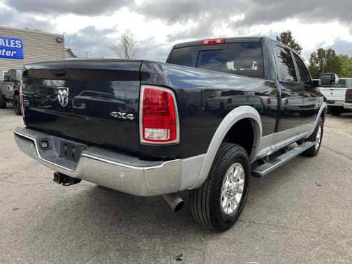 2018 RAM 2500 Laramie Crew Cab 4x4 6'4' Box