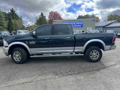 2018 RAM 2500 Laramie Crew Cab 4x4 6'4' Box