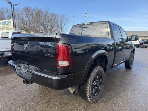 2017 RAM 2500 Laramie Crew Cab 4x4 6'4' Box