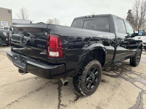 2017 RAM 2500 Laramie Crew Cab 4x4 6'4' Box