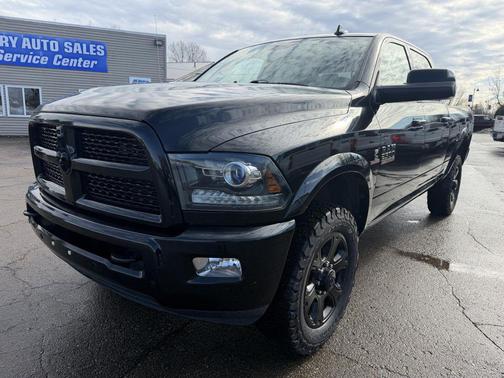 2017 RAM 2500 Laramie Crew Cab 4x4 6'4' Box