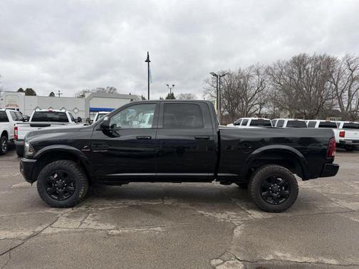 2017 RAM 2500 Laramie Crew Cab 4x4 6'4' Box