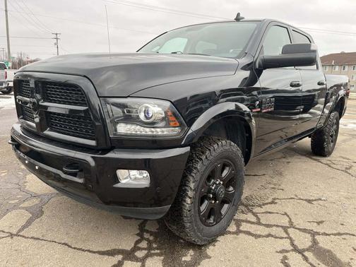 2017 RAM 2500 Laramie Crew Cab 4x4 6'4' Box