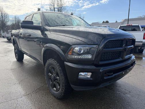 2017 RAM 2500 Laramie Crew Cab 4x4 6'4' Box