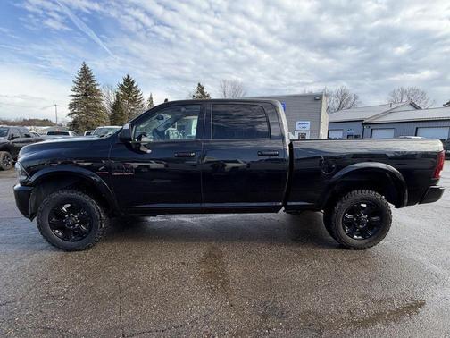 2017 RAM 2500 Laramie Crew Cab 4x4 6'4' Box