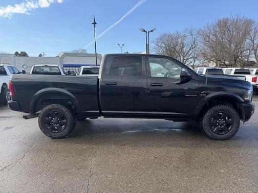 2017 RAM 2500 Laramie Crew Cab 4x4 6'4' Box