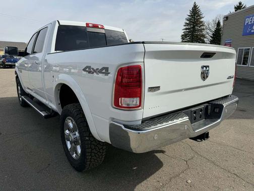 Bright White Clearcoat 2018 RAM 2500 Laramie Crew Cab 4x4 6'4' Box
