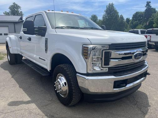Oxford White 2018 Ford F-350 XLT