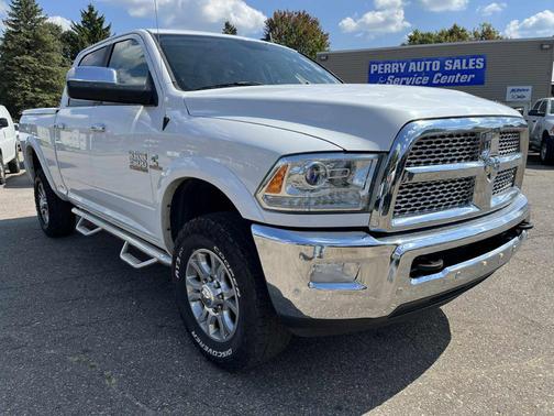 2017 RAM 2500 Laramie Crew Cab 4x4 6'4' Box