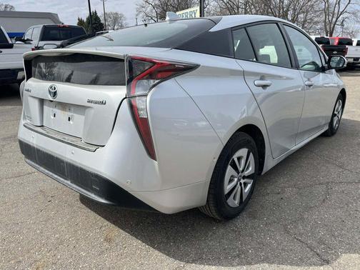 Classic Silver Metallic 2018 Toyota Prius Four