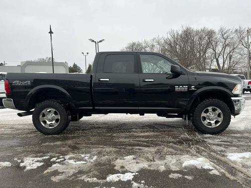 2018 RAM 2500 Big Horn Crew Cab 4x4 6'4' Box