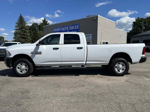 2018 RAM 3500 Tradesman Crew Cab 4x4 8' Box