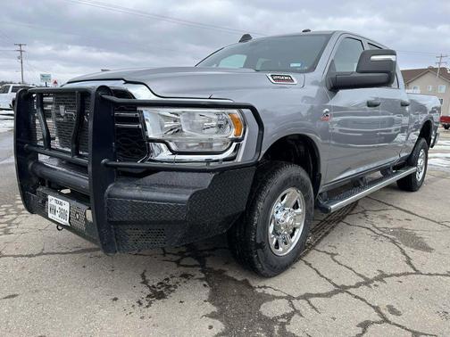 2023 RAM 2500 Tradesman Crew Cab 4x4 6'4' Box