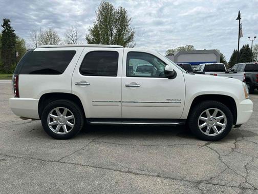 WHITE 2014 GMC Yukon Denali