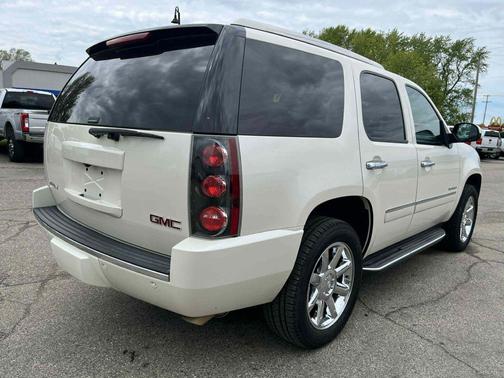 WHITE 2014 GMC Yukon Denali