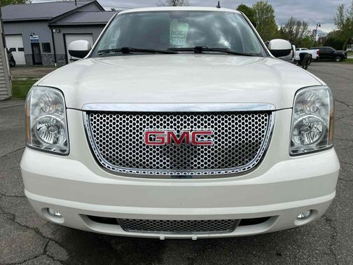 WHITE 2014 GMC Yukon Denali