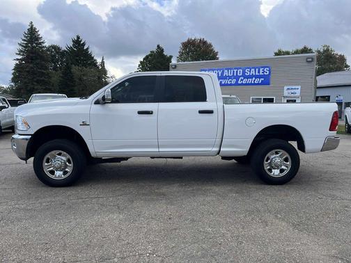 2018 RAM 2500 SLT Crew Cab 4x4 6'4' Box