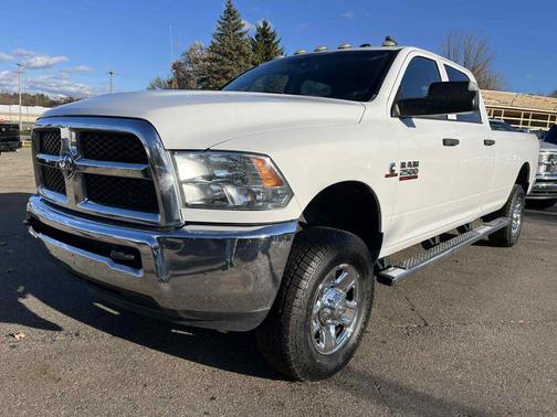 2018 RAM 2500 Tradesman Crew Cab 4x4 8' Box