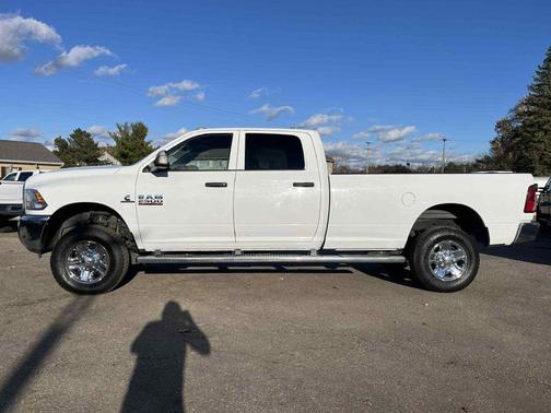 2018 RAM 2500 Tradesman Crew Cab 4x4 8' Box