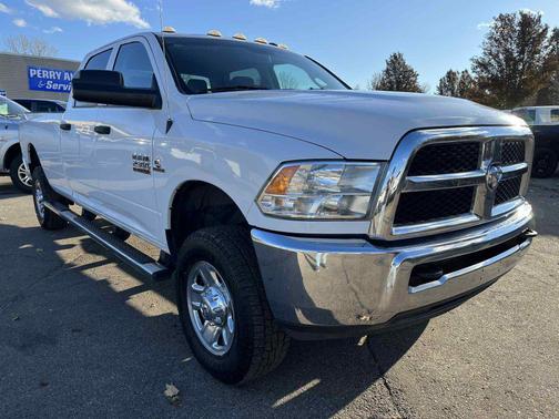 2018 RAM 2500 Tradesman Crew Cab 4x4 8' Box
