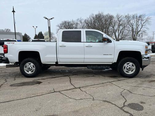 2017 Chevrolet Silverado 2500 LT