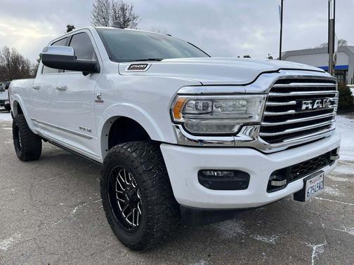 2019 RAM 2500 Limited Crew Cab 4x4 6'4' Box