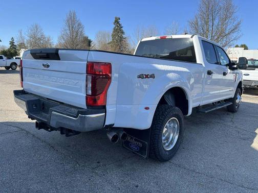 Oxford White 2022 Ford F-350 XLT
