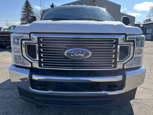 Oxford White 2022 Ford F-350 XLT