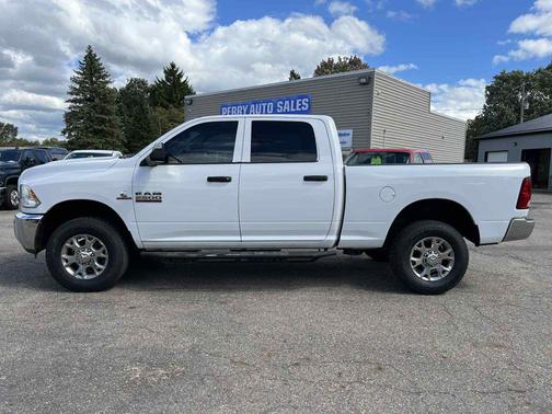 2018 RAM 2500 Tradesman Crew Cab 4x4 6'4' Box