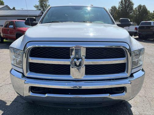 2018 RAM 2500 Tradesman Crew Cab 4x4 6'4' Box