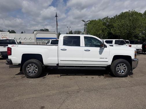 Summit White 2017 Chevrolet Silverado 2500 LTZ