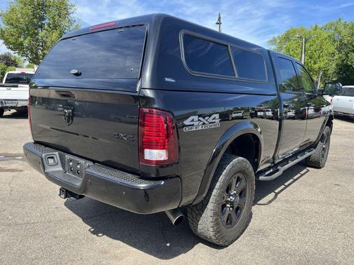 Brilliant Black Crystal Pearlcoat 2018 RAM 2500 Laramie Crew Cab 4x4 6'4' Box
