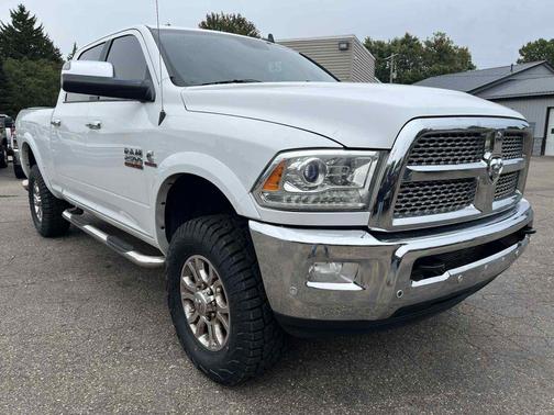 2018 RAM 2500 Laramie Crew Cab 4x4 6'4' Box