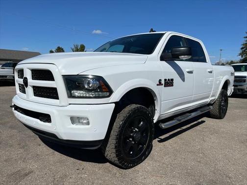 2017 RAM 2500 Laramie Crew Cab 4x4 6'4' Box