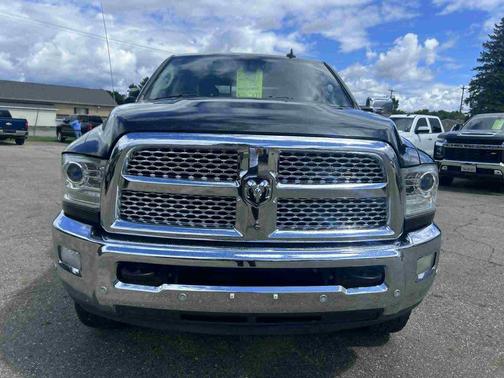 2017 RAM 2500 Laramie Crew Cab 4x4 6'4' Box