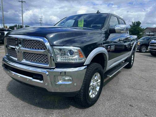 2017 RAM 2500 Laramie Crew Cab 4x4 6'4' Box