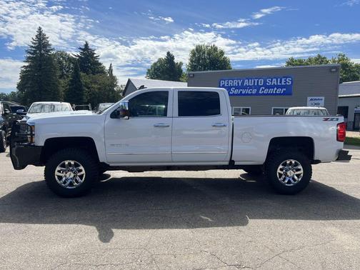 Summit White 2018 Chevrolet Silverado 2500 LTZ