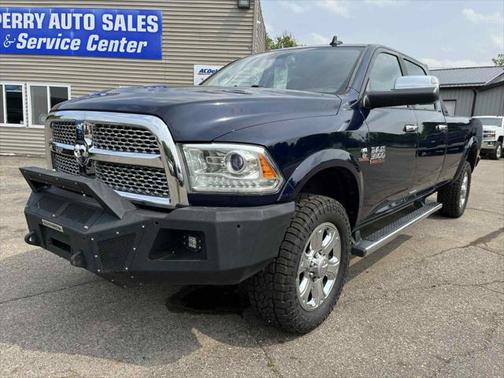 2017 RAM 3500 Laramie Crew Cab 4x4 8' Box