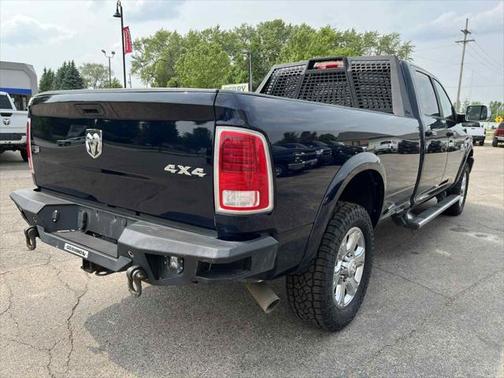 2017 RAM 3500 Laramie Crew Cab 4x4 8' Box